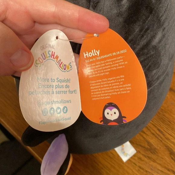 Squishmallows Holly the Halloween Owl - Picture 6 of 7